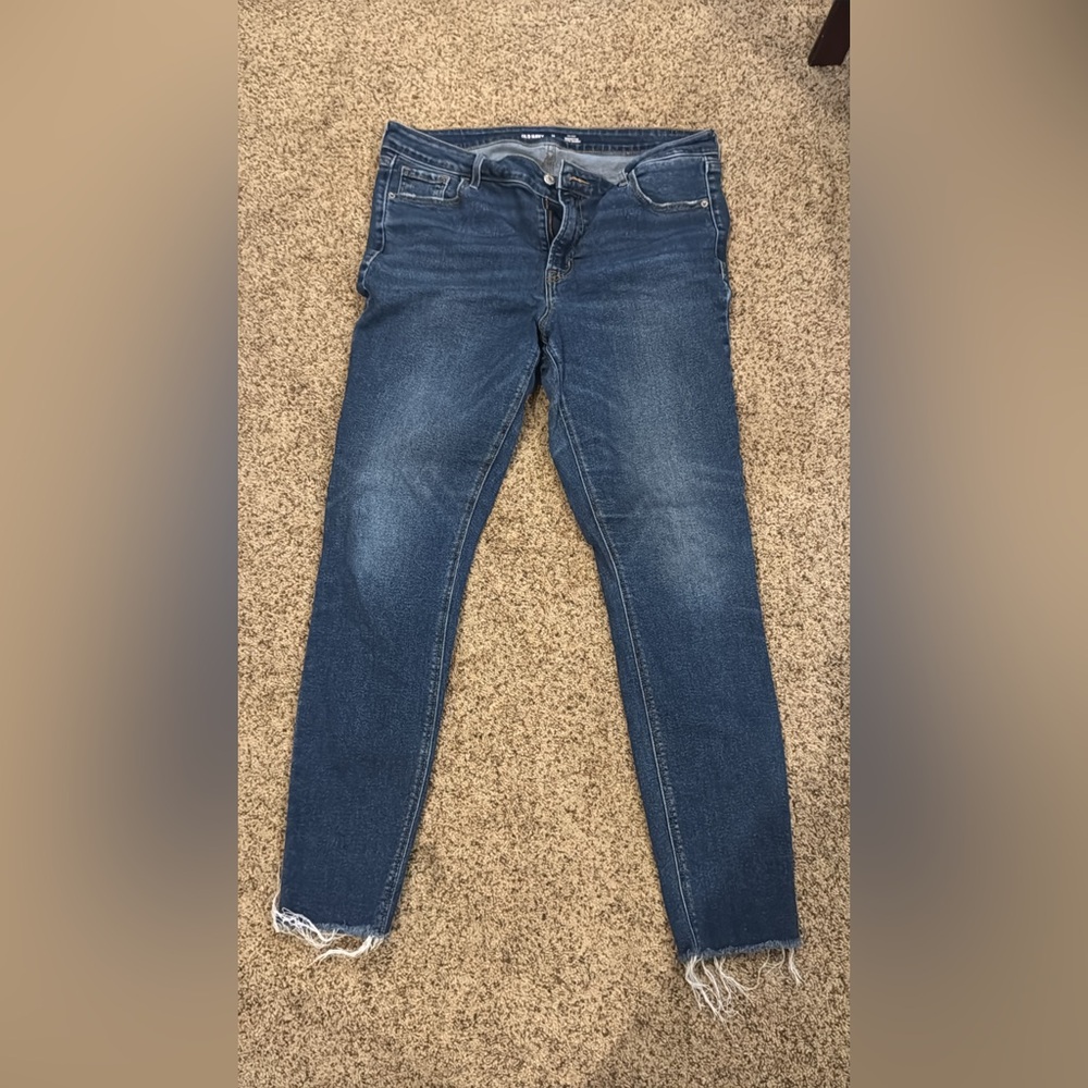 Old Navy Women's Skinny Jeans in Dark Blue